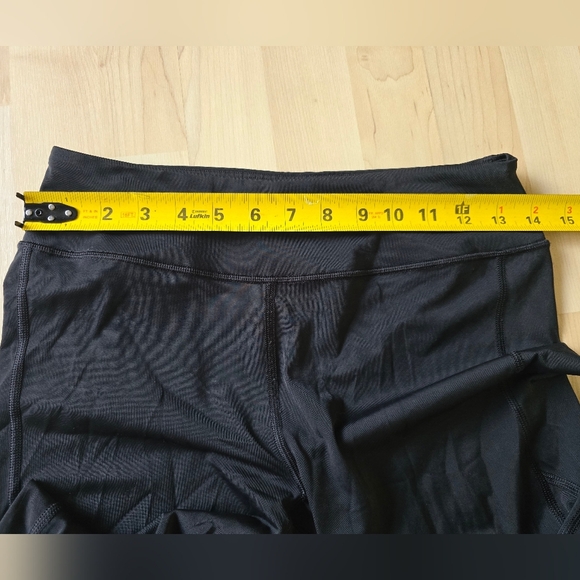 Victoria's Secret Sport Mesh Side Leggings Size Medium - Picture 8 of 9